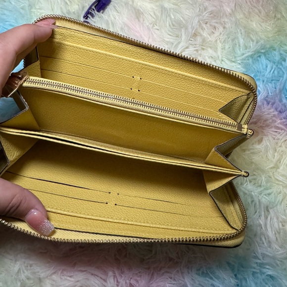 COPY - Louis Vuitton Zippy Wallet - Picture 3 of 9